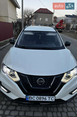 Внедорожник / Кроссовер Nissan Rogue 2018 в 