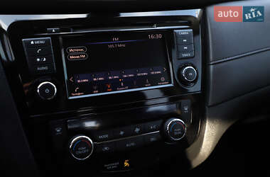 Позашляховик / Кросовер Nissan Rogue 2019 в 