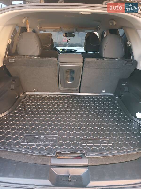 Позашляховик / Кросовер Nissan Rogue 2017 в Івано-Франківську