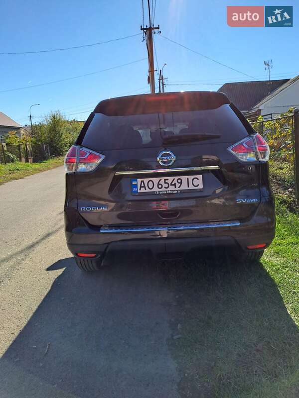 Внедорожник / Кроссовер Nissan Rogue 2016 в Ужгороде