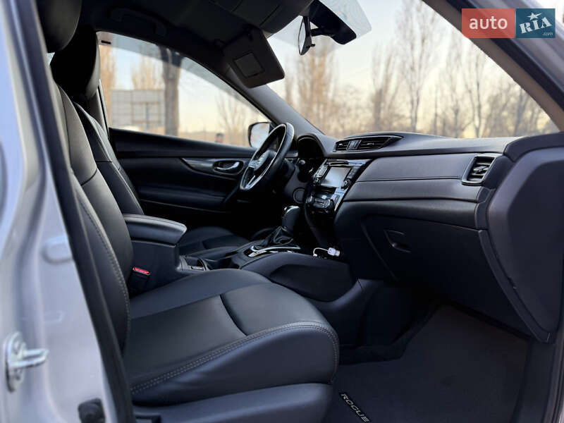 Внедорожник / Кроссовер Nissan Rogue 2017 в Одессе
