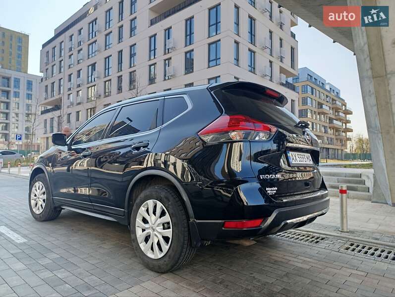 Позашляховик / Кросовер Nissan Rogue 2017 в Києві