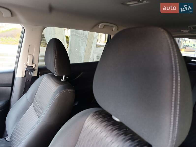 Позашляховик / Кросовер Nissan Rogue 2017 в Києві