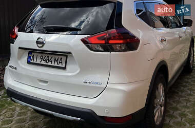 Внедорожник / Кроссовер Nissan Rogue 2018 в 