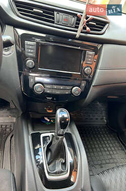 Внедорожник / Кроссовер Nissan Rogue 2018 в 