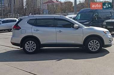 Внедорожник / Кроссовер Nissan Rogue 2018 в 