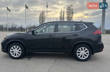 Внедорожник / Кроссовер Nissan Rogue 2017 в 