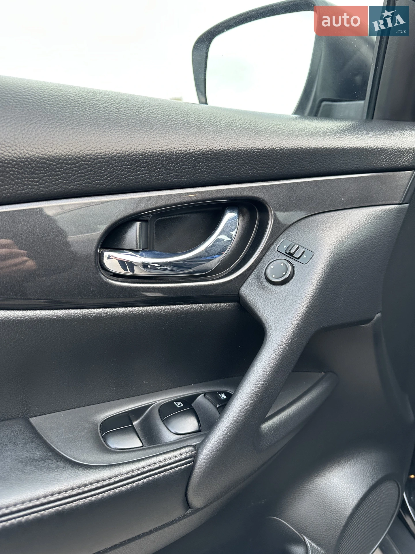 2017 Nissan Rogue - мініатюра 5