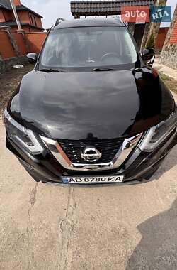 Позашляховик / Кросовер Nissan Rogue 2017 в 