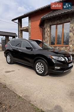 Позашляховик / Кросовер Nissan Rogue 2017 в 