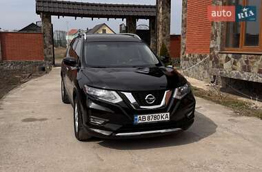 Позашляховик / Кросовер Nissan Rogue 2017 в 