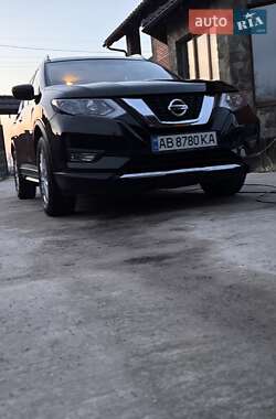 Позашляховик / Кросовер Nissan Rogue 2017 в 