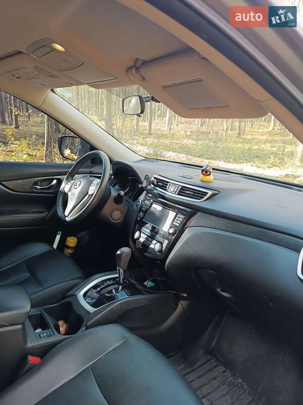 Позашляховик / Кросовер Nissan Rogue 2015 в Хмільнику
