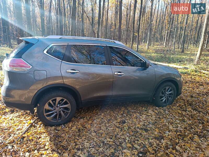 Позашляховик / Кросовер Nissan Rogue 2015 в Хмільнику