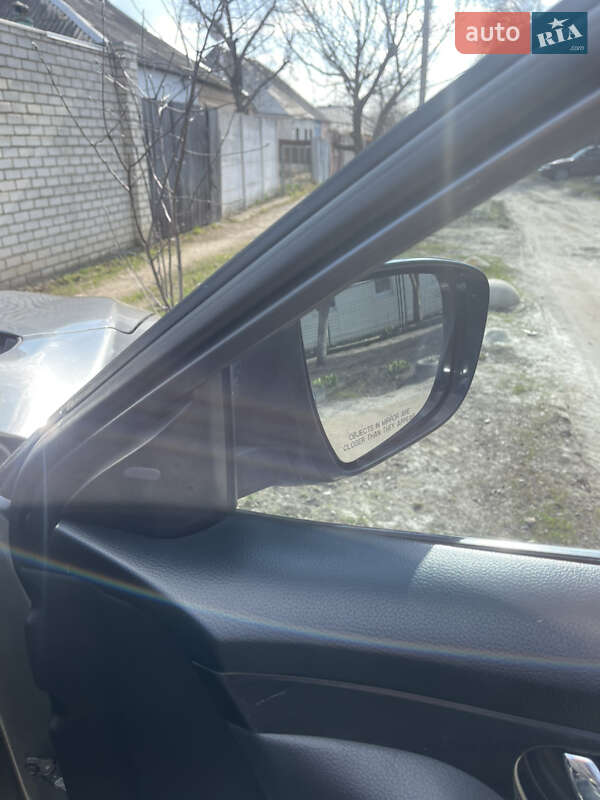 Внедорожник / Кроссовер Nissan Rogue 2016 в Харькове