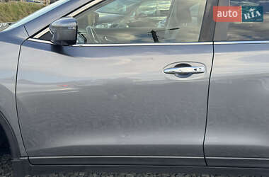 Внедорожник / Кроссовер Nissan Rogue 2016 в 