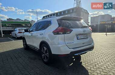 Внедорожник / Кроссовер Nissan Rogue 2017 в 