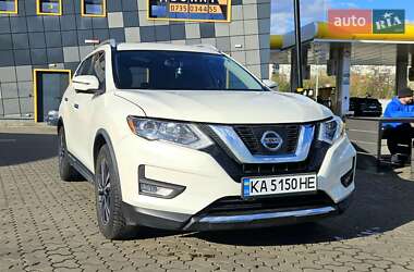 Внедорожник / Кроссовер Nissan Rogue 2017 в 