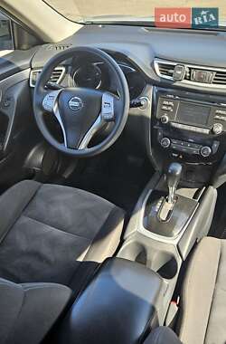 Позашляховик / Кросовер Nissan Rogue 2015 в 
