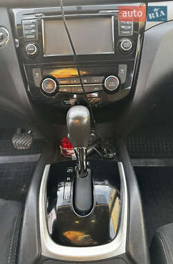 Внедорожник / Кроссовер Nissan Rogue 2014 в 