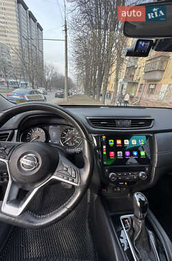 Внедорожник / Кроссовер Nissan Rogue 2018 в 