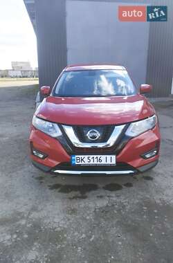 Позашляховик / Кросовер Nissan Rogue 2017 в 