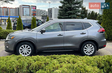 Позашляховик / Кросовер Nissan Rogue 2017 в 