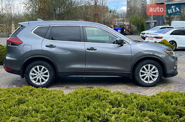 Позашляховик / Кросовер Nissan Rogue 2017 в 