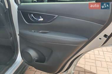 Внедорожник / Кроссовер Nissan Rogue 2019 в 