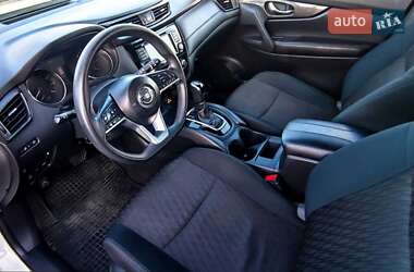 Внедорожник / Кроссовер Nissan Rogue 2017 в Киеве