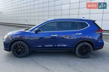 Внедорожник / Кроссовер Nissan Rogue 2018 в 