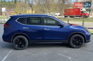 Внедорожник / Кроссовер Nissan Rogue 2018 в 