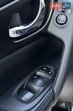 Внедорожник / Кроссовер Nissan Rogue 2014 в 