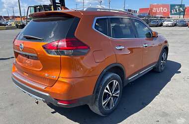 Внедорожник / Кроссовер Nissan Rogue 2016 в 