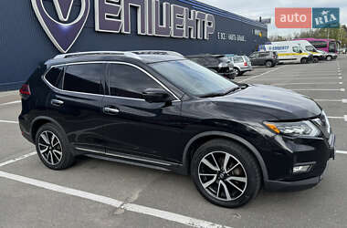 Внедорожник / Кроссовер Nissan Rogue 2017 в 