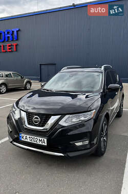 Внедорожник / Кроссовер Nissan Rogue 2017 в 