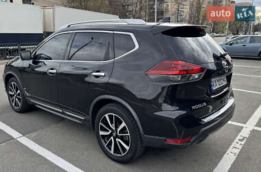 Внедорожник / Кроссовер Nissan Rogue 2017 в 