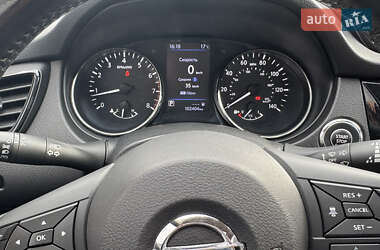 Внедорожник / Кроссовер Nissan Rogue 2017 в 