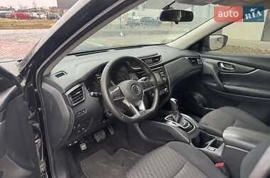Внедорожник / Кроссовер Nissan Rogue 2017 в 