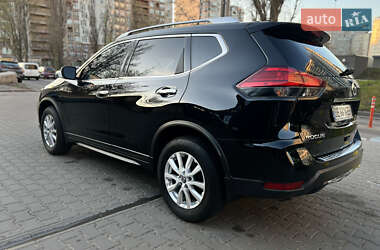 Внедорожник / Кроссовер Nissan Rogue 2017 в 
