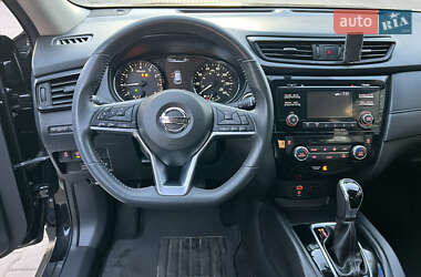Внедорожник / Кроссовер Nissan Rogue 2017 в 