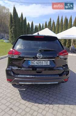 Внедорожник / Кроссовер Nissan Rogue 2017 в 
