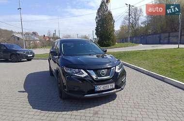 Внедорожник / Кроссовер Nissan Rogue 2017 в 