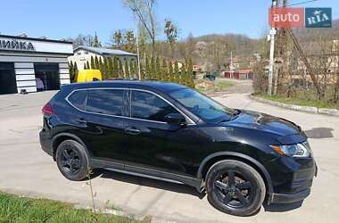 Внедорожник / Кроссовер Nissan Rogue 2017 в 