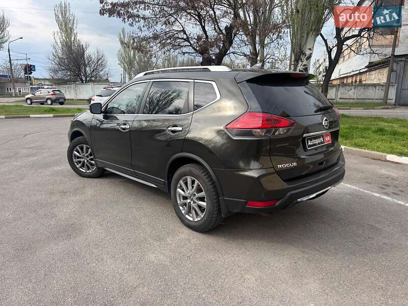 Внедорожник / Кроссовер Nissan Rogue 2017 в Запорожье
