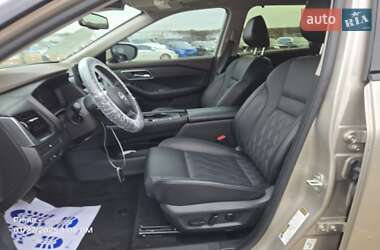 Внедорожник / Кроссовер Nissan Rogue 2023 в 