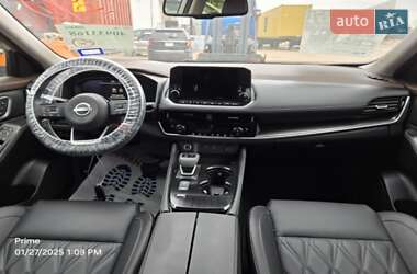 Внедорожник / Кроссовер Nissan Rogue 2023 в 