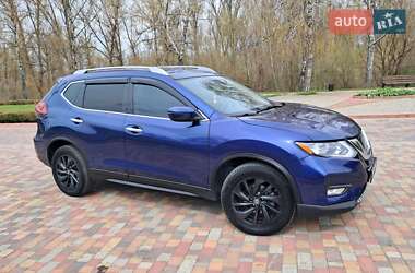 Внедорожник / Кроссовер Nissan Rogue 2018 в 