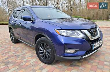 Внедорожник / Кроссовер Nissan Rogue 2018 в 