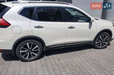 Внедорожник / Кроссовер Nissan Rogue 2017 в 